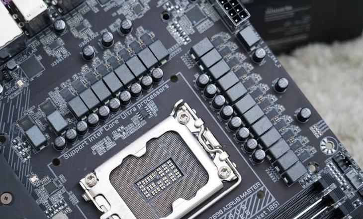 电脑混合内存条安装指南：8G与4G内存条兼容性解析