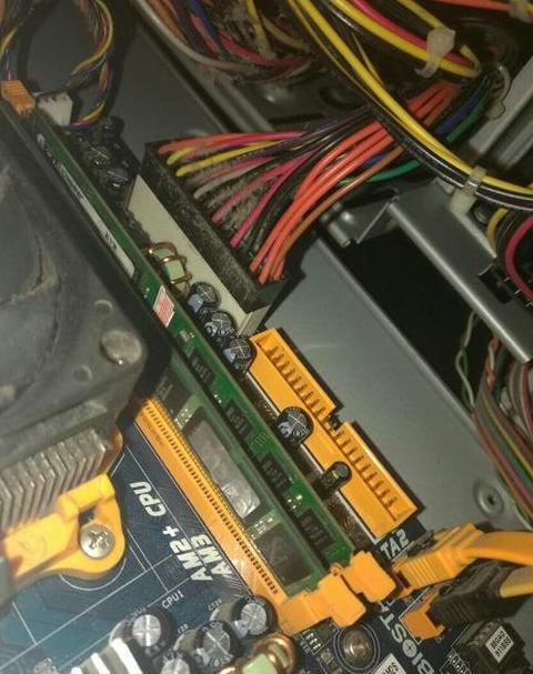 华硕CM6731系列电脑参数解析